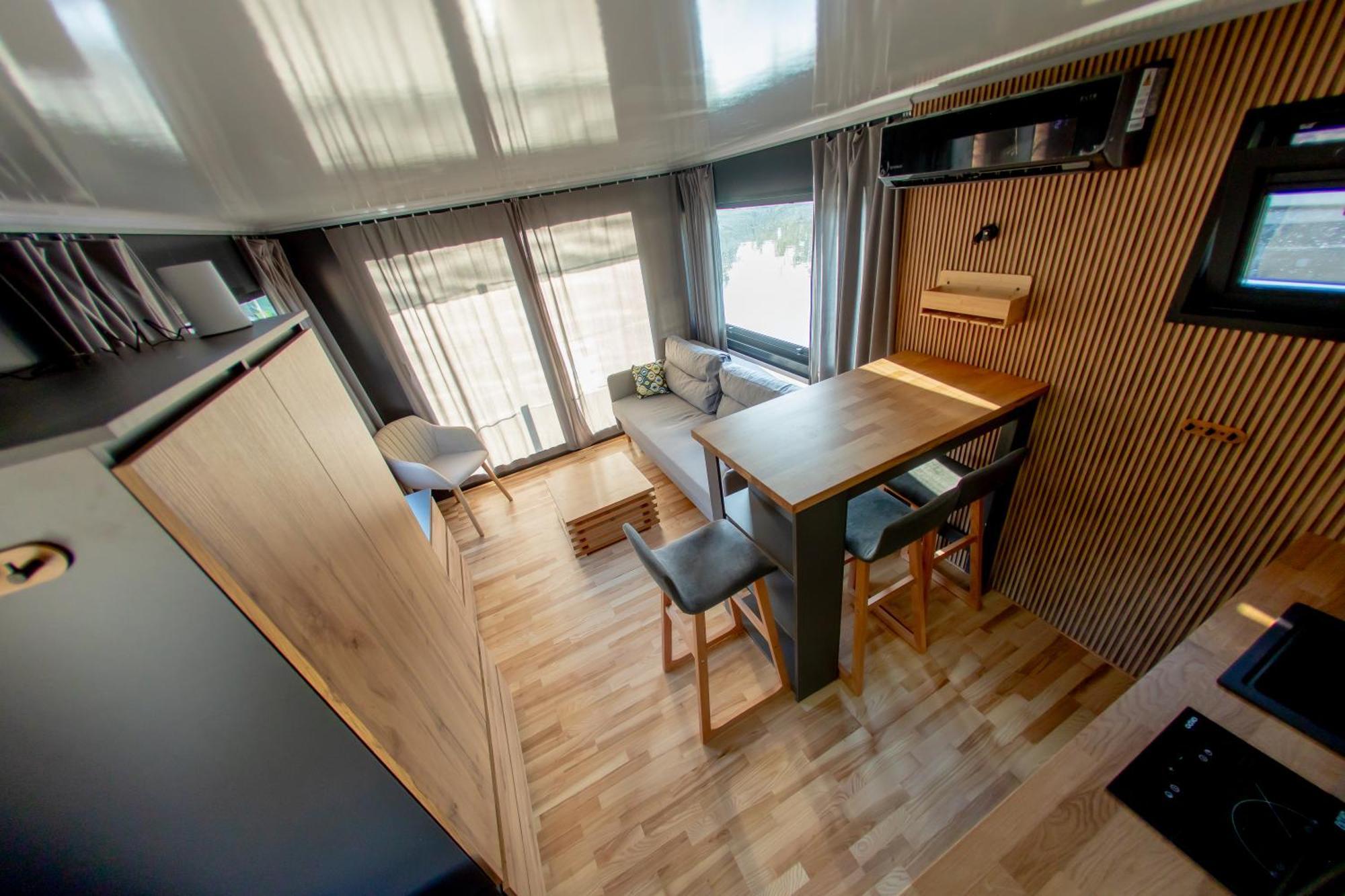 Bay Houseboats Botel Praga